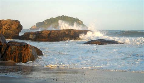 Así es la primera playa nudista legal de Río de Janeiro